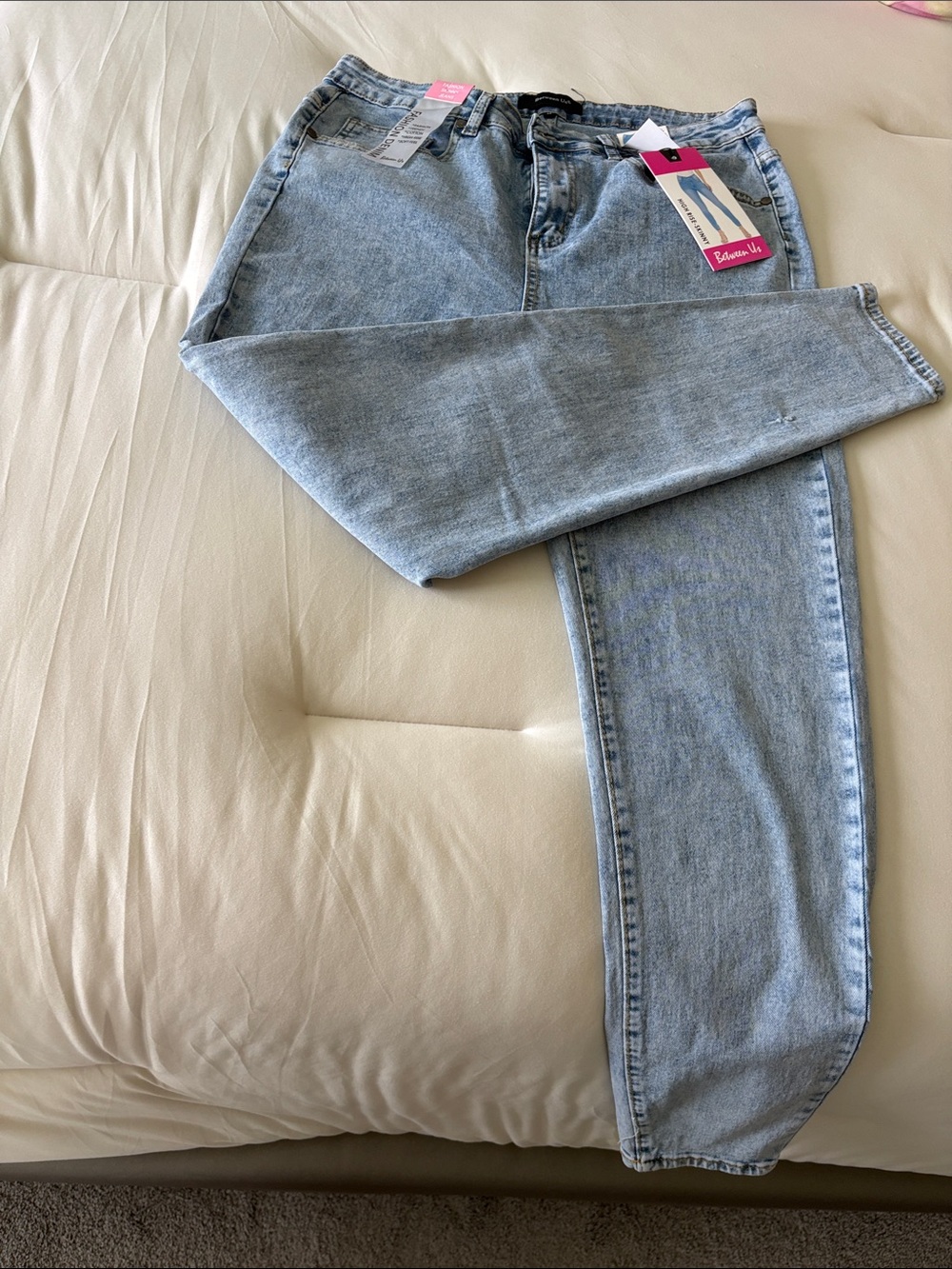 Light Blue Women’s High-Rise Bow Jeans